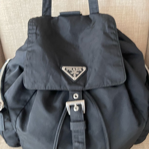 Authentic Prada vintage nylon backpack (A2002) - Picture 3 of 13